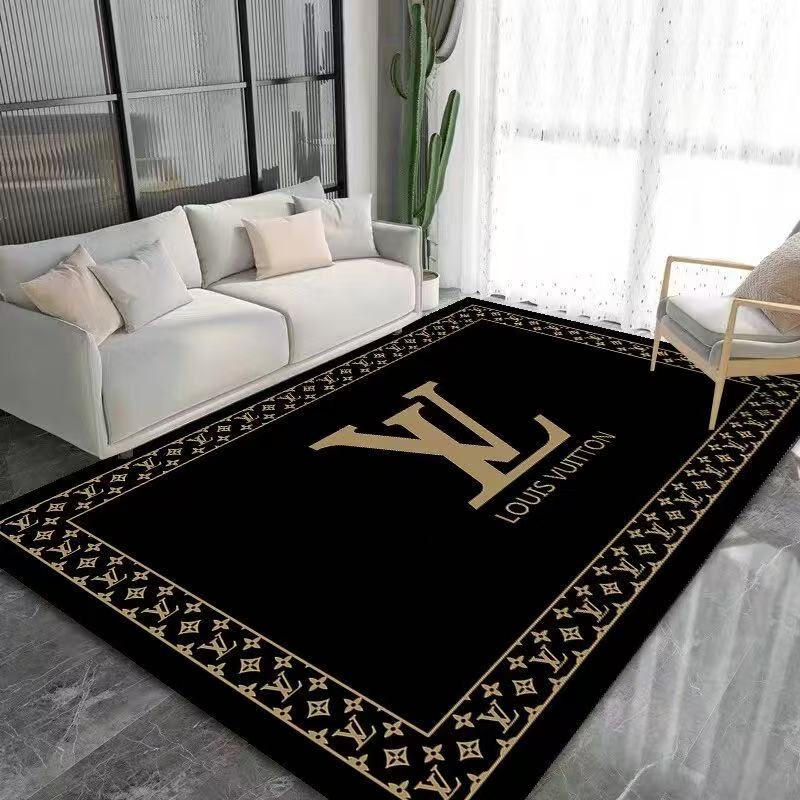 優しい花柄が美しい、軽量で高級感のあるラグ